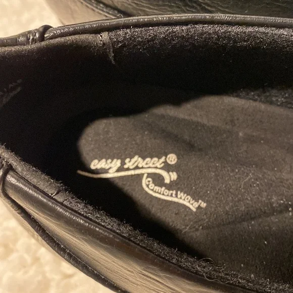 Womens Easy Street solid black slip on zipper shoes 👞 size 10W.  EUC - Picture 5 of 7